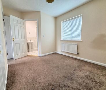 4 bedroom detached house to rent - Photo 3