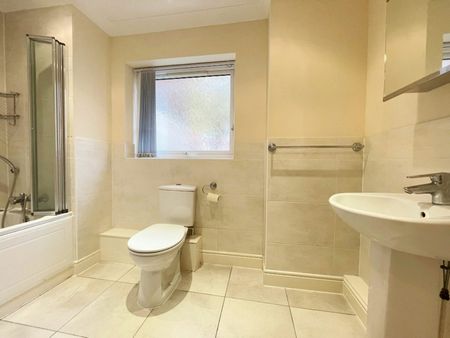 Apartment to rent on - Photo 3