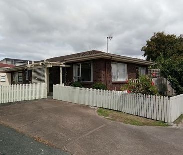 3 bedroom 2 bathroom family home - Photo 3