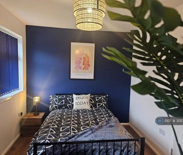 4 bedroom terraced house to rent - Photo 4