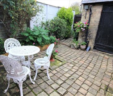 2 bedroom terraced house to rent - Photo 4