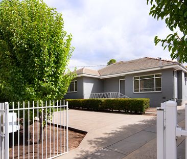 3 Bedroom home, Overlooking Crook Street Park - Photo 2