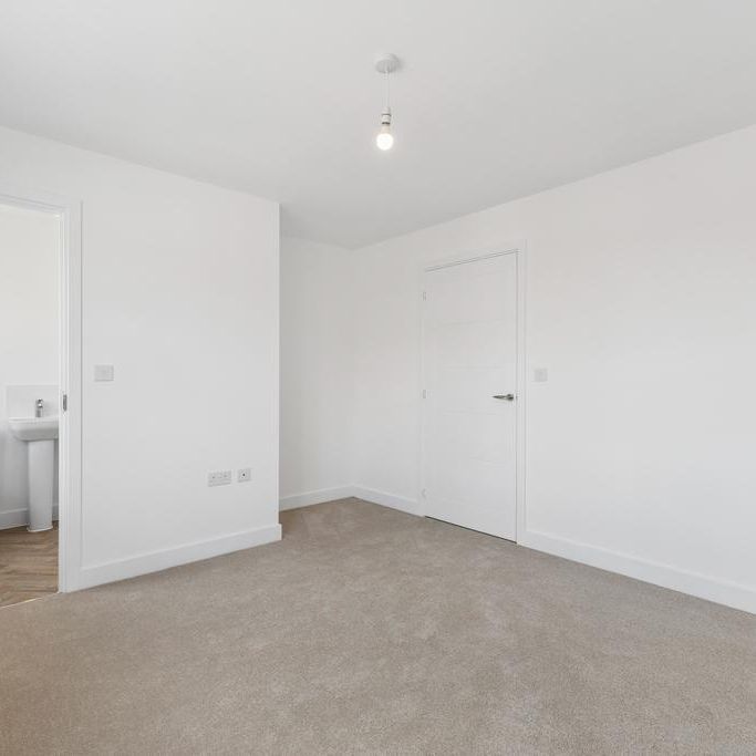 3 bedroom semi-detached house to rent - Photo 1