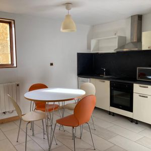 Location Appartement 2 pièces Meublé 30m² SAINTES 17100 - Photo 3