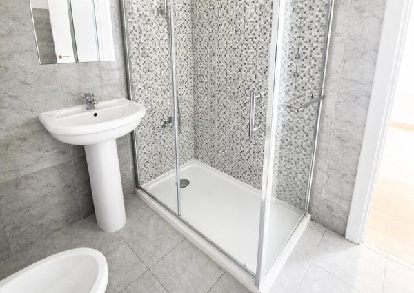 Quartos equipados moradia em Portela da Azoia