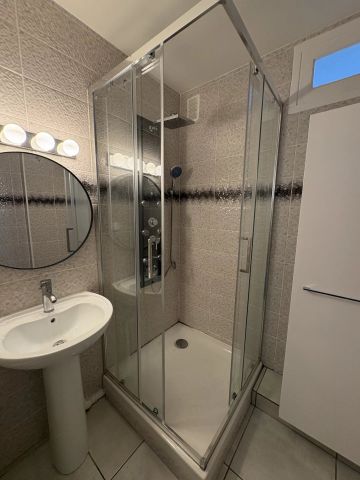 Location Appartement 4 pièces 68m² GRENOBLE 38100 - Photo 2