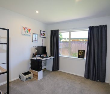 HOON HAY – 3 BEDROOM, 1 BATHROOM, DOUBLE GARAGE - Photo 6
