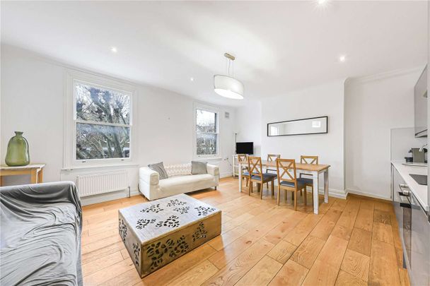 SHARERS/HMO friendly - This four double bedroom triplex apartment with private terrace. - Photo 1