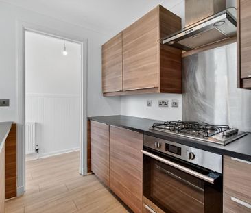 2 bedroom semi-detached house to rent - Photo 2
