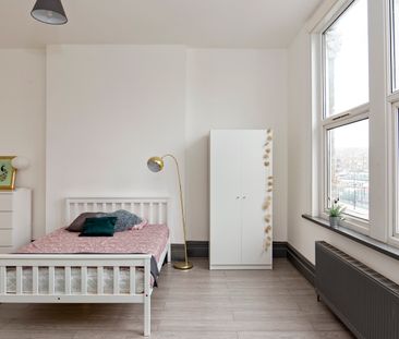 🏡 Modern Victorian Property with Bedsits and their own Private Kitc... - Photo 1