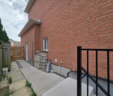 For Lease - 45 Ball Crescent, Whitby, Ontario - Photo 2