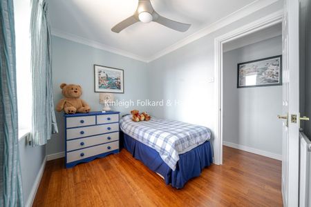 Abbotshade Road, London, SE16 - Photo 2