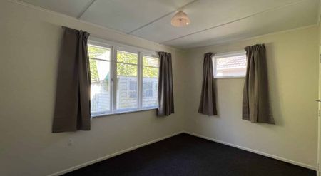 Stokes Valley 3 Bedroom - Photo 4