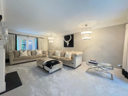 5 bedroom detached house to rent - Photo 4