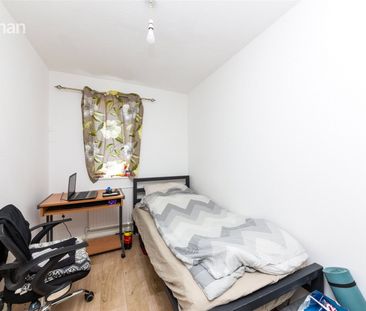 4 bedroom semi-detached house to rent - Photo 3