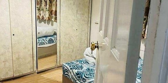 Room in a Shared House, Billet Road, E17 - Photo 2