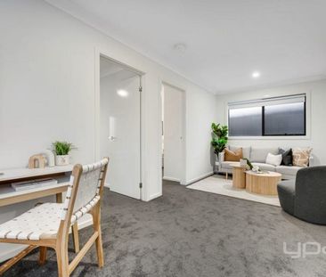 Brand New Street Facing Townhouse! - Photo 5