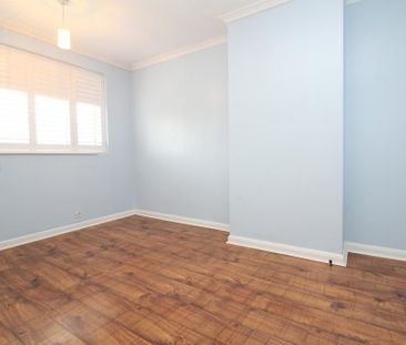 3 bedroom end of terrace house to rent - Photo 6