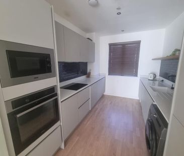 4 bedroom terraced house to rent - Photo 6