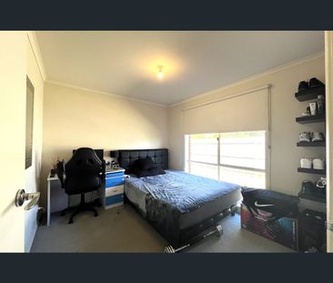 21 Red Gum Circuit, Pakenham, Vic 3810 - Photo 6