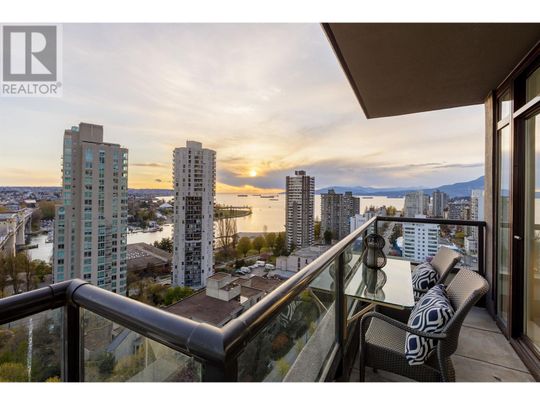 190X 1003 PACIFIC STREET, Vancouver, British Columbia - Photo 1