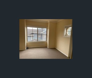 LOCATION, LOCATION - Photo 2