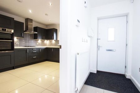 4 bedroom House To Let Total Size: 1514 SQ FT - Photo 2