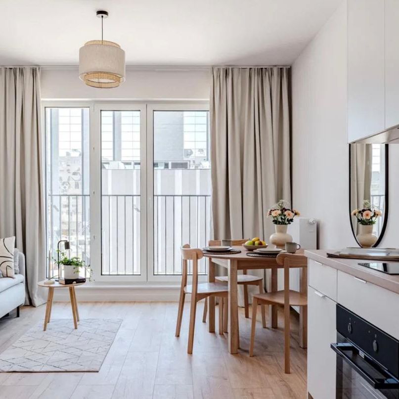 Mieszkanie do wynajęcia - Warszawa, Ostrobramska - Zdjęcie 1