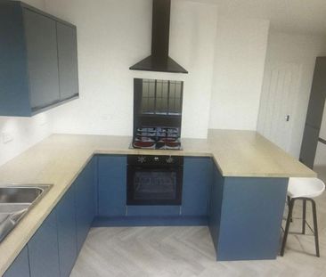 4 bedroom flat to rent - Photo 3