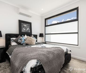 33 Burns Avenue, Clayton South VIC 3169 - Photo 1