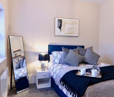 Spacious Fully Furnished 2-Bedroom, 2-Bathroom Apartment – Church H... - Photo 1