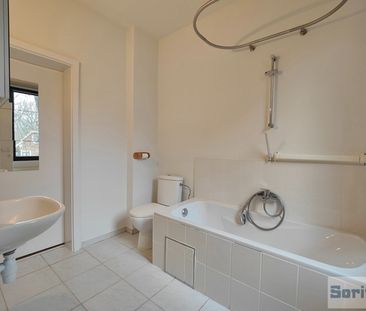 Rez-de-chaussée - à louer - Photo 4