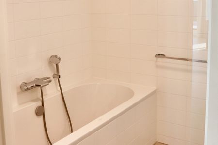 EINDHOVEN, Vincent van den heuvellaan - Photo 5