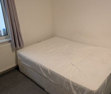 A luxury house Available at Babington road NW4 4LD London UK - Photo 2