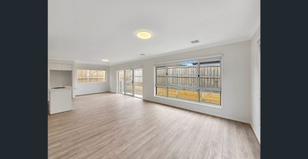 Stunning Family Home! - Photo 3