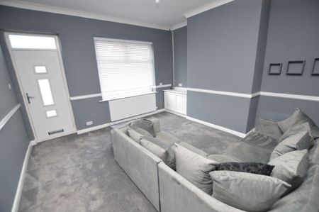 2 Bedroom Terraced House - Photo 4