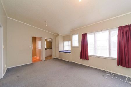 Four Bedroom, City Centre. - Photo 2