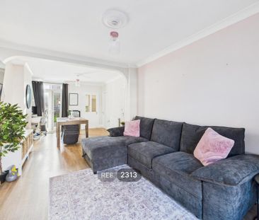 3 bedroom property to rent - Photo 1