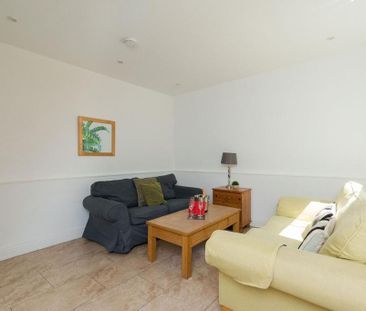 4 bedroom terraced house to rent - Photo 2