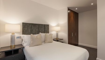 Nine Elms, SW11 - Photo 3