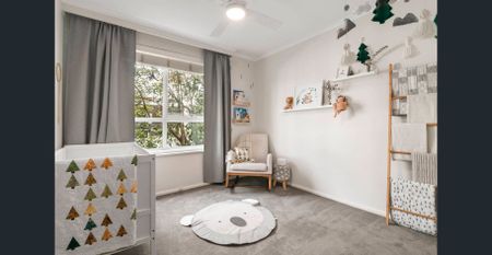 Light-Filled Elwood Living in a Prime Location - Photo 4