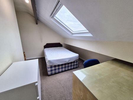 4 bedroom terraced house to rent - Photo 3