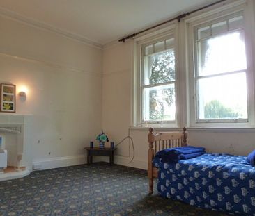 Large one double bedroom, Worcester, City Centre - Photo 4