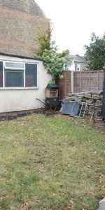 1 bedroom ground floor flat to rent - Photo 3