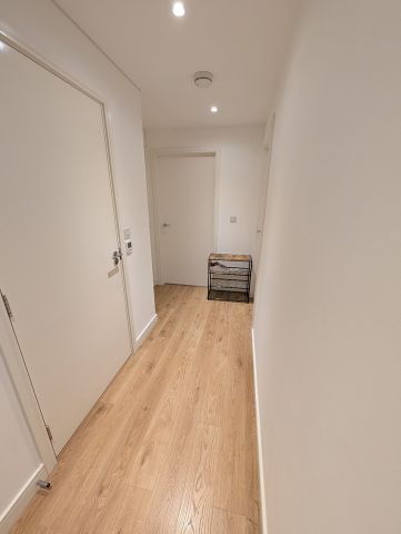 1 Bed Flat, Saffron Central Square, CR0 - Photo 4