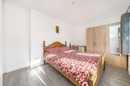 4 bedroom terraced house to rent - Photo 5