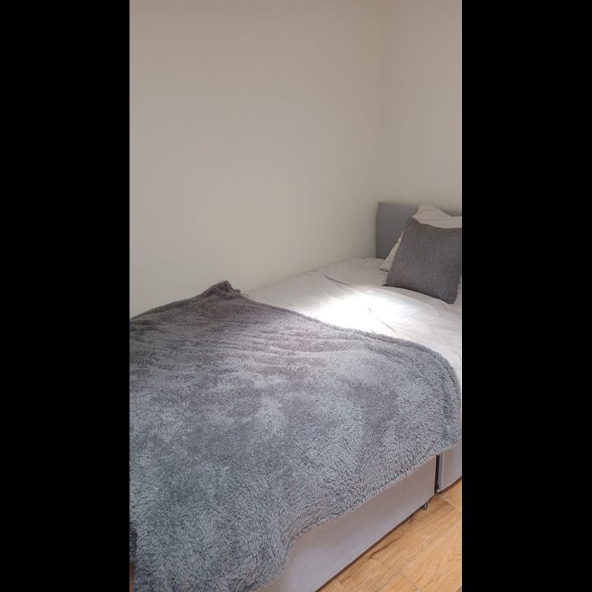 Studio Flat, Murillo Road, SE13 - Photo 1