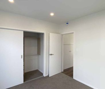 Beautiful 3 Bedroom Townhouse in Hobsonville - Photo 4