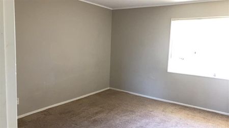 3 Bedroom Brick and Tile! - Photo 4