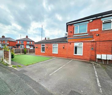 Cringle Road, Levenshulme, Manchester, M19 - Photo 6